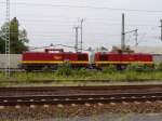 EBM-Cargo 203 203-5 und 203 204-3 fahren am 3.6.2004 durch Troisdorf Bf.