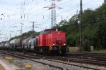 203 111-0 DB kommt mit einem Kesselzug aus Kln-Kalk und fhrt in Kln-Gremberg ein bei Sommerwetter.
Aufgenomen in Kln-Gremberg.
11.8.2011