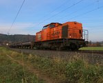 203 156-5 (BBL Lok 12) mit leeren Flachwagen-Ganzzug in Fahrtrichtung Süden. Aufgenommen zwischen Ludwigsau-Friedlos und Mecklar am 09.11.2014.