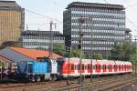 RTB V104 am 27.5.13 mit dem 430 053 im Schlepp bei der Einfahrt in Dsseldorf-Rath.
Nach dem Kopf machen ging es nach Stolberg.