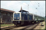 211208 ist hier am 8.7.1991 mit einem Personenzug in Seckach unterwegs.