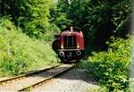 11 Juni 1991 Lerchenbergtunnel ausfahrend Länge 3.3Km 211 133-4 (BwTK) Lz 86795 von HN-Rbf. nach HN-Südbahnhof  (Knorr-Malzenar) seit der Einführung der Stadtbahn (AVG) nach Öhringen/Hohenlohe Kbs 783 (710.4) ist die Srecke ab dem Abzweig HN-Karlstor abgerissen worden . Heilbronn Südbahnhof ging bis in die Ende 60 jahre des letzten Jahrhunder die Schmalspurbahn nach Beilstein-Marbach ( Bottwartalbahn) im Südbahnhof war die Rollschemelanlage, zu dem Zeitpunk bis dato der Aufnahme gab es dort vier Normalspurgleise noch.