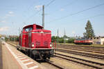 V100 1019 und 225 079 am 22. Juli 2024 in Neustadt-Böbig 