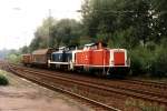 212 239-8 und 290 377-1 mit Gterzug auf Bahnhof Viersen am 26-8-1997. Bild und scan: Date Jan de Vries. 

