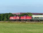 Rennsteigbahn 212 297  Caro  + 213 334  Marion  schieben am 29.07.2017 den  Störtebeker-Express  von Arnstadt Hbf nach Bergen auf Rügen in Apfelstädt bis Erfurt Hbf.