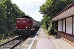 Unkrautspritzzug: 212 329-7 und 212 265-3 brausten mit flottem Tempo durch den Haltepunkt Siersburg auf der Niedtalbahn. 18.07.2018