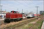 Fahrzeugausstellung 35 Jahre Mnchener S-Bahn: Im Bild, die 1965 bei Mak gebaute und zuletzt in Kempten stationierte 212 249.