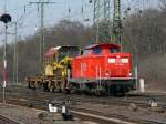 212 265-3 mit einem sehr kurzen Bauzug durchfhrt Kln-Gremberg. Aufgenommen am 21/03/2009.