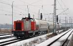 V 133 der Regiobahn Bitterfeld brachte am 29.03.13 fabrikneue Kohlestaub- und Kesselwagen nach Bitterfeld. 