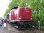 Die BR 212 062-4 in Rot am 14.05.2006 in Korbach.