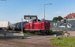 212 052 rangiert einen Ölzug im Kehler Hafen 19.7.24