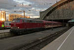 215 086 mit einem Sonderzug aus Limburg(Lahn) am 22.04.2017 in Köln Hbf