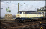 215040 verlässt mit RB nach Kall am  20.03.1996 um 15.38 Uhr aus Köln Deutz kommend die Hohenzollernbrücke und fährt in den HBF Köln ein.