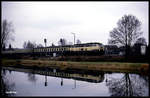 216077 verläßt hier am 8.12.1991 um 15.00 Uhr mit dem E 7330 nach Osnabrück den Bahnhof Bersenbrück.