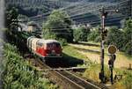 11.Juli 1994 Bahnhof Mümmling-Grumbach 216 221-4 mit E 3857 von Frankfurt-Main nach Heilbronn,ab 1996 wurde die Bespannung der Eilzüge mit BR 215 Ulm gefahren und ab 1999 mit BR 218 hunderter Nummernreihe aus Kiel und Flensburg neue Heimat Ulm. (Die Frühzüge und Spätzugpaare hatte Personal Heilbronn ich selber auch ). Es wurde auch mal ein Zug mit dem Hubschrauber gesucht, denn es gab kein Zugbahnfunk auf der Strecke nur Ortsfunk in den Bahnhöfen,längster war Eberbach-Erbach/Odw.  Zugmeldeabschnitt ist ca. 35Km lang.
Ich selber hatte zwei umgestürtzte Bäume im Winter bei Gaimühle und im Sommer bei Hetzbach erlebt sowie Lüfteröl verlust in Bad-König Hilfslok nach 2 Std , aber der größte Gau (schon bei meiner Fahrt nach Frankfurt die seitlichen Kraftstoffftanks haben auf dem Schnee gekratzt) Schneechaos war Winter Samstag 29.Dezember 2001 Streckensperrung wegen dem Mittagszug von Frankfurt liegengebblieben somit Spätzug Ausfall in Frankfurt,Leerpark über Bergstrasse Kbs 650 nach Heidelberg und dann Übernachtung in einem Hotel die Strecken Neckartal und Kraichgau auch zu.(seit 2005 Strecke Privatunternehmen VIAS) Telegrafenmasten Signal Bahnhof teilweise Rückgebaut und EstW und Zugfunk