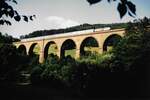 11 Juli 1994 Hetzbacher Viadukt 216 105-7 mit E 3661(Schneller Odenwälder)von Darmstadt nach Erbach-Odw.