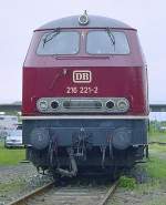 Als Fahrbare An-Heizanlage fr die 012 100-4....bei einen Tag der offenen Tr 2003 im Bw NMS.Ein Bild aus besseren Tagen , als diese noch im Lokschuppen einen Platz hatte!