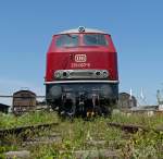 216 067 in altroter Lackierung und Dampfheizungsventilen im DB-Museum Koblenz-Ltzel. (24.07.12)