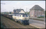 Hude am 21.10.1989: 216082 mit einem Güterzug aus Richtung Oldenburg in Richtung Bremen um 13.14 Uhr.