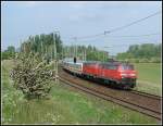 IC 1960 diesmal mit der 218 345 und der 218 (330) auf dem Weg zum Rostocker Hbf. Aufgenommen am 20.05.07