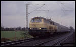 DB 218260 ist hier bei Tornesh am 1.4.1994 mit einem Nahverkehrszug um 9.33 Uhr nach Hamburg unterwegs.
