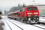 218 396 des Werks Haltingen mit RE 20708 am 8. Dezember 2012 in Bad Säckingen