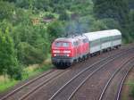 218 141 mit ihrer Schwester mit einem RE von Prag nach Nrnberg, hier kurz vor dem Bahnhof Hersbruck.