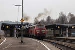 218 423-2 am EuroCity EC 191 bei der Ausfahrt in Kempten Hbf.