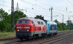 Lokzug (Überfühung) mit DB Fernverkehr AG, Frankfurt (Main)  218 810-0  (NVR:  92 80 1218 810-0 D-DB ) mit DB Regio AG [D]7 NAH.SH  245 207-6  [NVR-Nummer: 92 80 1245 207-6 D-DB] am Haken am