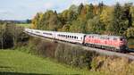 218 456 zieht den kürzeren IC2012 bei Martinszell am 19.10.2020