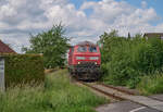 Auf dem Weg von Fritzlar nach Kassel zog 218 453 am 25.05.2024 ihren Doppelstockzug durch das Stadtgebiet von Wabern.