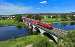 218 409 mit einem RE2 am 06.08.2024 bei Regenstauf.