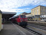 DB Regio Bayern RE 2 mit der 218 414-1 ( 9280 1218 414-1 D-DB ) abfahrbereit in Regensburg HBF am 26.1.2025 in Richtung Hof