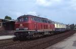 218 149-3 im Bahnhof Frndenberg mit einem Eilzug nach Hagen Hbf, Aufnahme aus dem Jahr 1982.