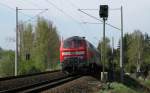 218 435-6 schiebt am 17.04.09 den IC 2327 Puttgarden - Passau Hbf durch Reinfeld (Holst.). Ab Hamburg Hbf bernimmt dann eine E-Lok den Zug.