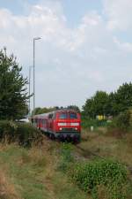 Gerade noch rechzeitig erwischte ich am 10.9.2009 in Dettingen 218 166-7 beim Halt mit einer RB nach Oberlenningen.