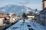 Da kommt er nun: der erwartete IC nach Oberstdorf mit einer 218 an der Spitze.