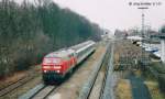 Von November 2000 bis Oktober 2001 setzte die DB die schweren Dieselloks der Baureihe 218 auf den mittelfrnkischen Nebenbahnen ein. Am 8.1.01 kam die mit 218 254 bermotorisierte Garnitur aus Neustadt/Aisch in Bad Windsheim an. 