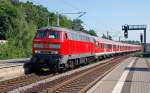 218 468 und 218 390 bespannten am 04.06.11 einen Sonderzug aus Bautzen nach Dresden. Hier fhrt das Sandwich in Dresden-Klotzsche ein.