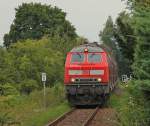 Die  vorletztgebaute  Lok der BR 218, die Frankfurter 218 498-4, durchfhrt am 30. August 2012 mit einem RE nach Frankfurt (Main) Hbf Glauburg-Glauberg. In wenigen Sekunden wird sie im dortigen Bahnhof zum Stehen kommen.