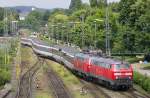 Mit dem berlangen EC 194 von Mnchen Hbf nach Zrich HB erreicht 218 422 zusammen mit einer weiteren Mhldorfer 218 am 19. Juli 2013 in wenigen Minuten Lindau Hbf. Leider war die Sonne dem Szenario nicht so ganz wohl gesinnt.