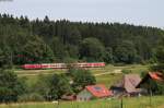 IRE 3215 (Neustadt(Schwarzw)-Ulm Hbf) mit Schublok 218 432-3 bei Löffingen 4.7.15