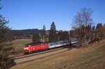 218 223 vor RE 4506 bei Martinszell, 18.02.1998.