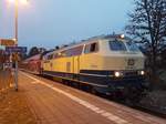 DB Westfrankenbahn 218 460-4 Conny am 01.02.17 in Büdesheim (Hessen) mit dem RE34 nach Frankfurt am Main Hbf bei Dämmerung 