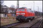 218902-5 am 9.1.2000 im Bahnhof Uelzen.