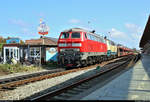 Mit dem Auto auf die Insel Sylt. Oder doch lieber Fahrrad fahren?
Direkt neben dem Fahrradverleih stehen 218 466-1 und 218 480-2 der Railsystems RP GmbH als verspäteter AS 1438 (Sylt Shuttle) von Niebüll Autoverladung im Endbahnhof Westerland(Sylt) Autoverladung.
(gehört zur Serie  Interessantes Fahrzeugmaterial beim Autotransport von und nach Sylt  (VI))
[3.8.2019 | 15:45 Uhr]