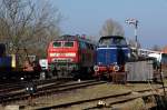 Exakt 17 Jahre liegen zwischen diesen beiden Lokomotiven:  Whrend Lok 5 (ex Seehafen Kiel) schon lnger beim VVM im Museumsdienst steht, war 218 407-5 am 12.04.2009 gewiermaen als Leihlok erstmals
