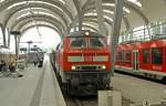 218 499-2 am 28.08.2008 mit einem RE aus Hamburg Hbf  im Kieler Hauptbahnhof.