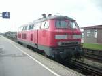 Im Bahnhof Westerland auf Sylt steht ein 218 um zu rangieren.