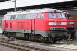Die 218 151-9 steht im Doppelpack mit 218 137-8 abgestellt in Koblenz HBF am 03.04.2010